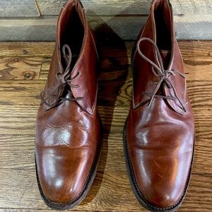 Johnston & Murphy brown shoes. Leather and memory foam. 12 men. Great condition